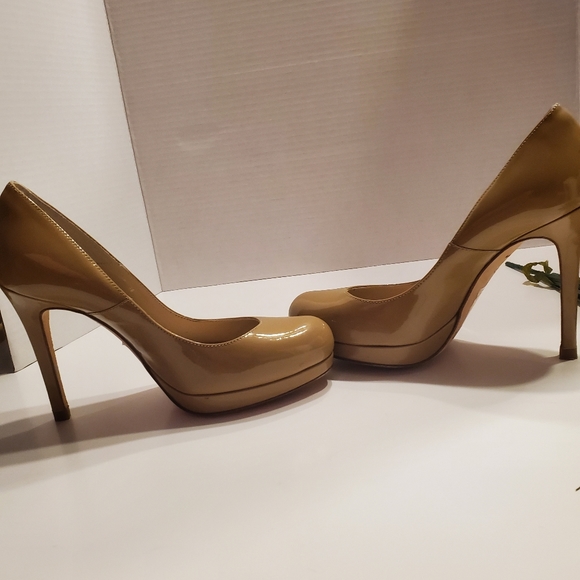 L.K. Bennett Tan Stiletto patent leather sz 36 - Picture 6 of 8